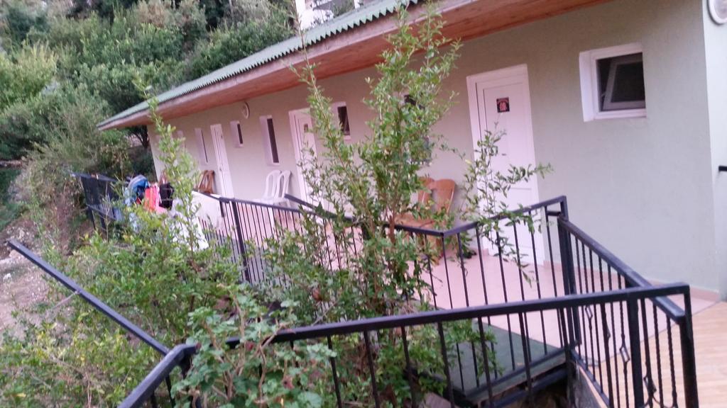 Bed and Breakfast George House Фаралия Экстерьер фото